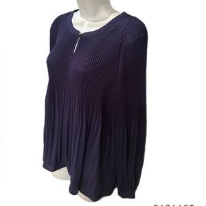 Apt 9 top‎